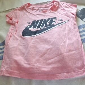 Girls Nike shirt(1)